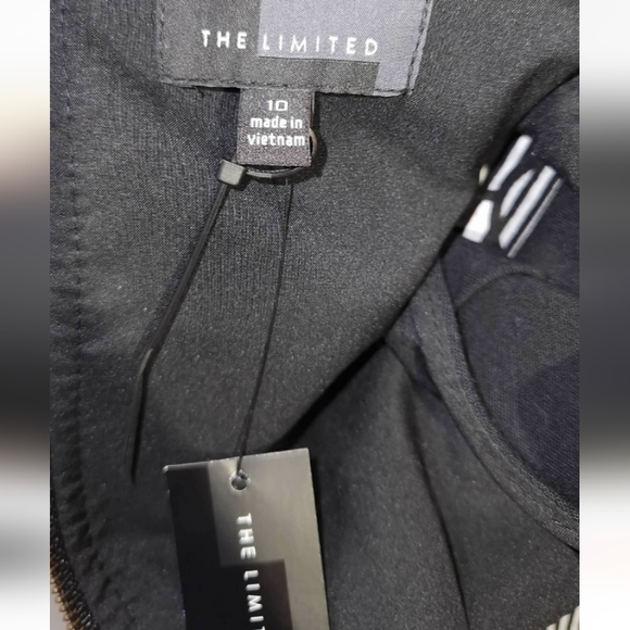 Women's Cute Limited Dress - Picture 4 of 4